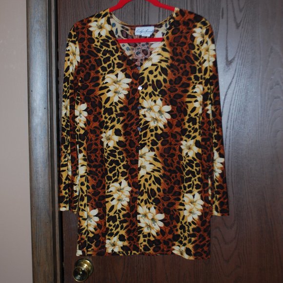 Floral & Leopard V-neck Top - Carolyn Strauss, L - Picture 6 of 13